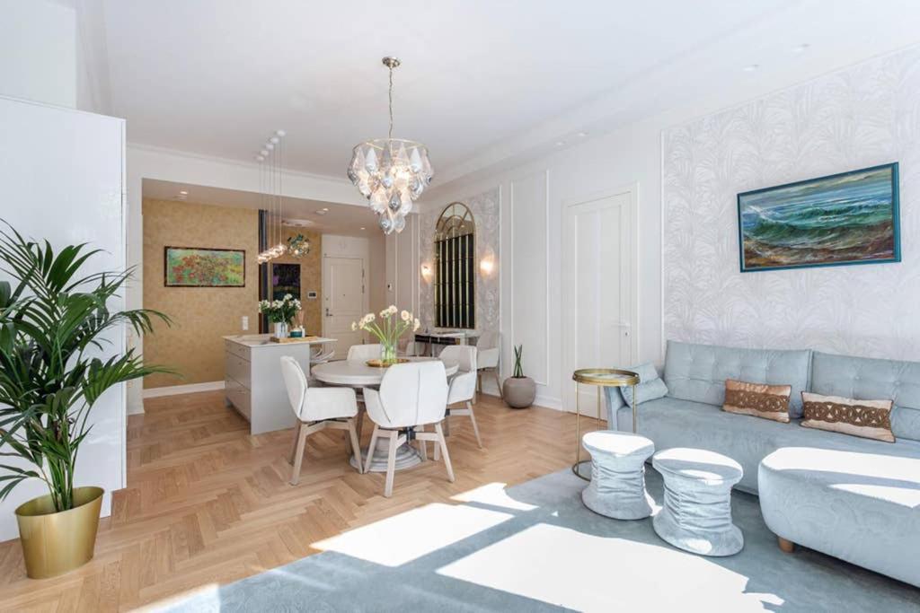 וילנה Jogailos Residence Peaceful Old Town Luxury 3 Bdr, 2 Bthr, Free Garage, Top-Speed Wifi מראה חיצוני תמונה